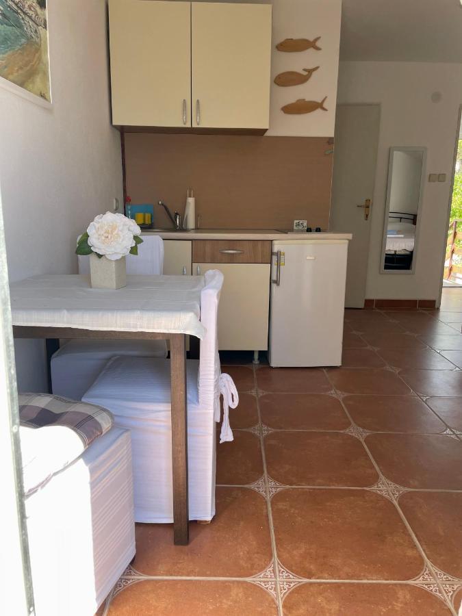 Studio Apartmani Kremic Karlobag Exterior foto