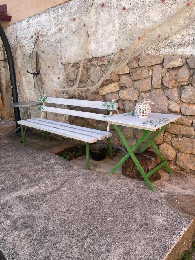 Studio Apartmani Kremic Karlobag Exterior foto